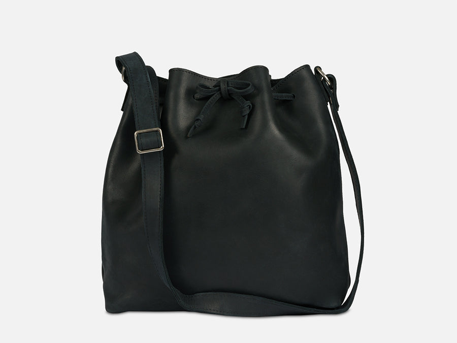 Bucket Bag aus Leder // Schwarz