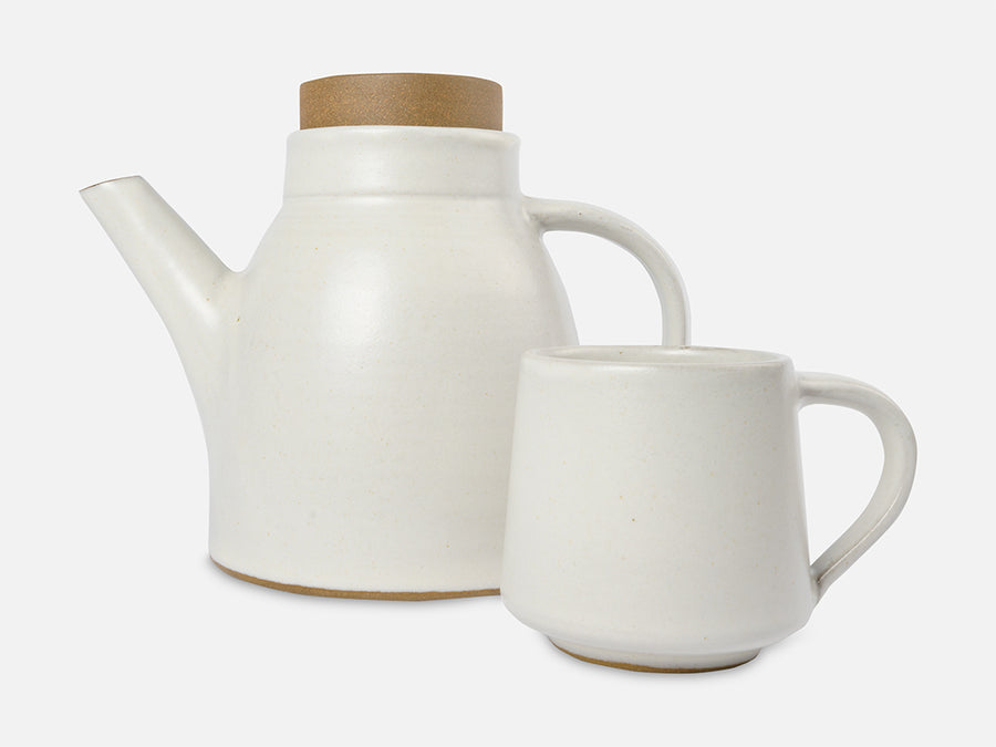Schlichte Teekanne aus Keramik // Weiß