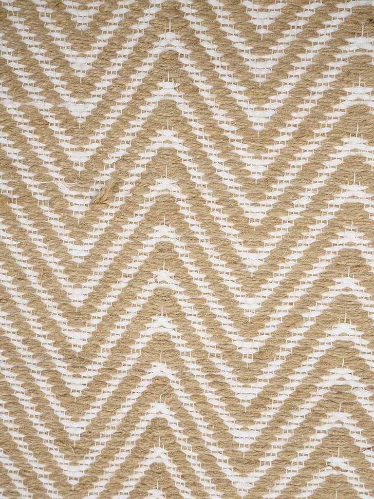 Kleiner Teppich in Zickzack-Muster