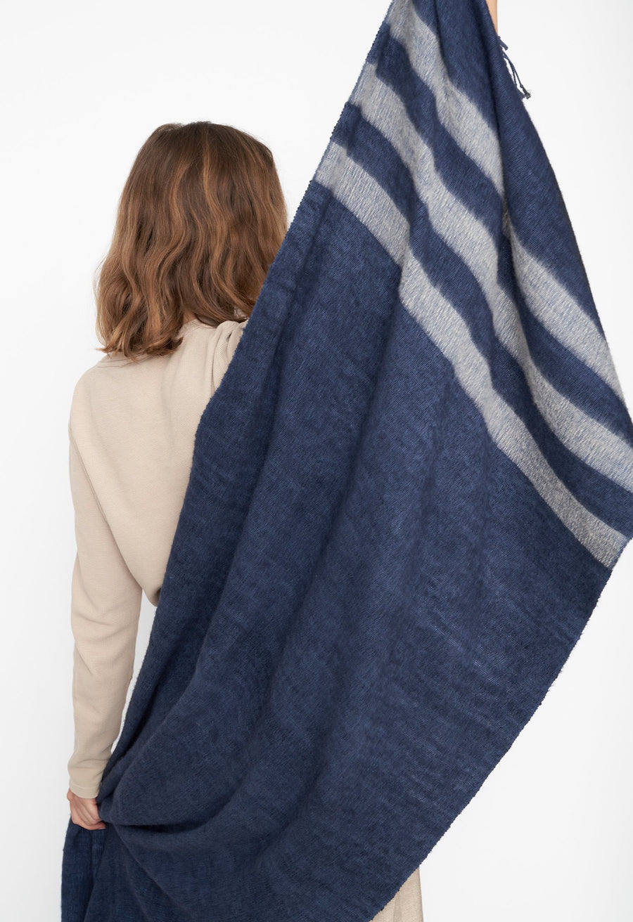 Schal aus Yak-Wolle & Baumwolle mit Streifen // Blau-Beige